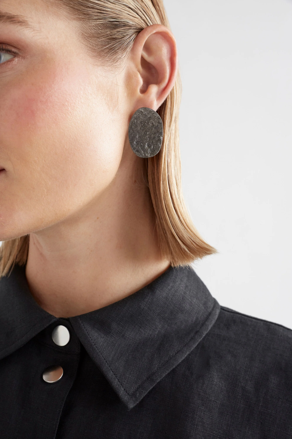 Gild Stud Earring - Gunmetal