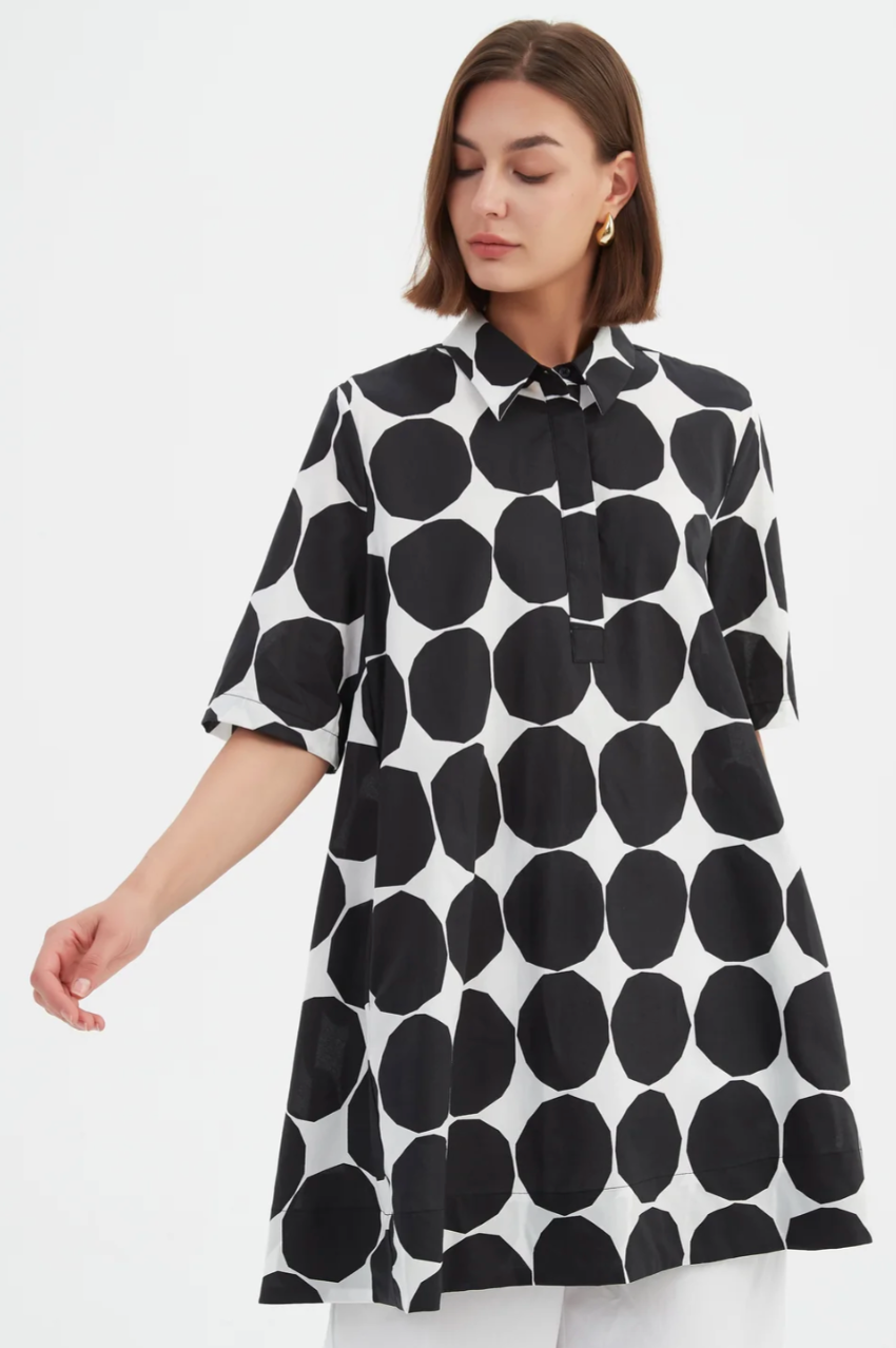 Tuck Back Swing Shirt - Black Spot