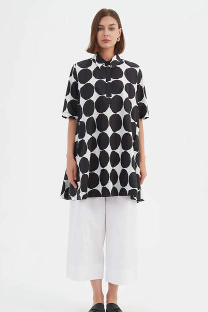 Tuck Back Swing Shirt - Black Spot