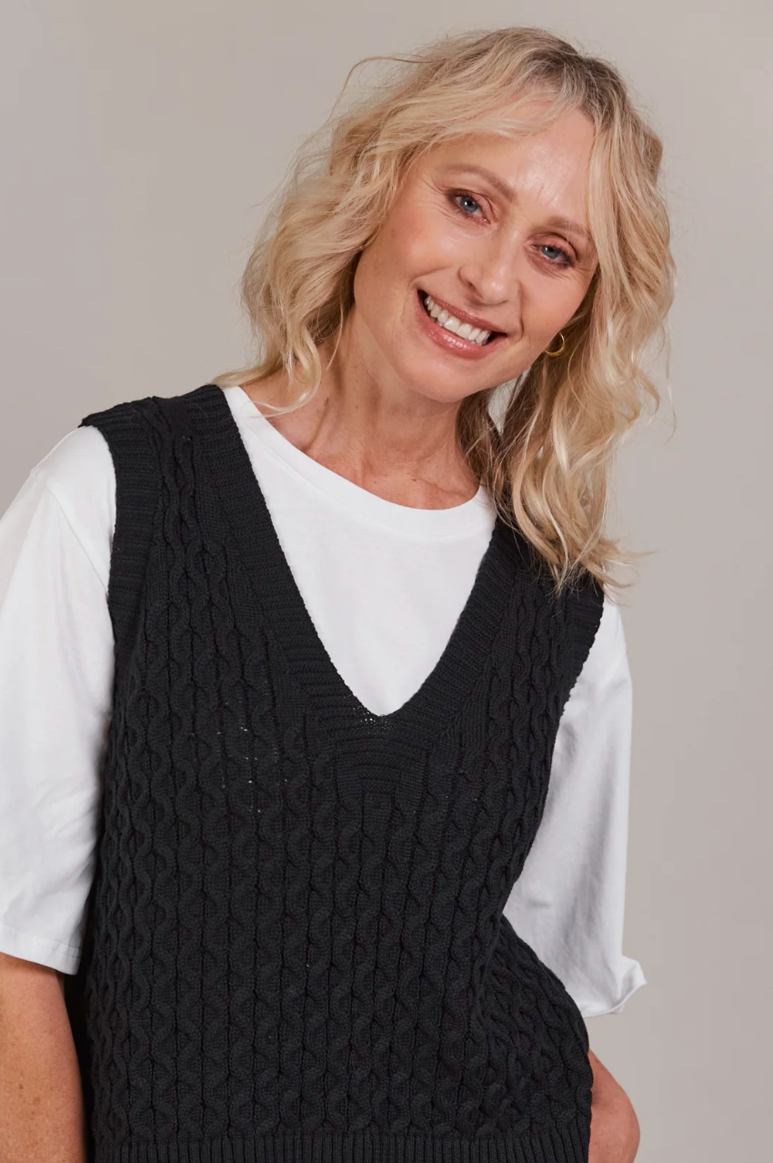 Naviva Vest - Black