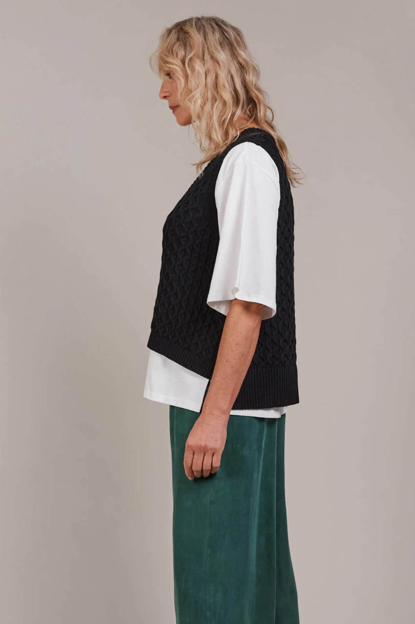 Naviva Vest - Black