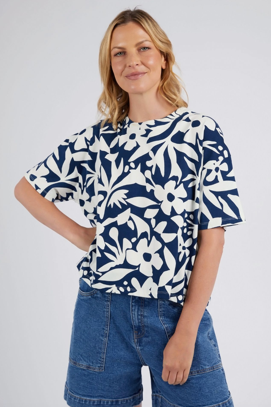 Stencil Floral Tee - Navy Blue